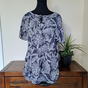 Loft Short Sleeved Top Floral Print Women's Size Large Grey White Lightweight